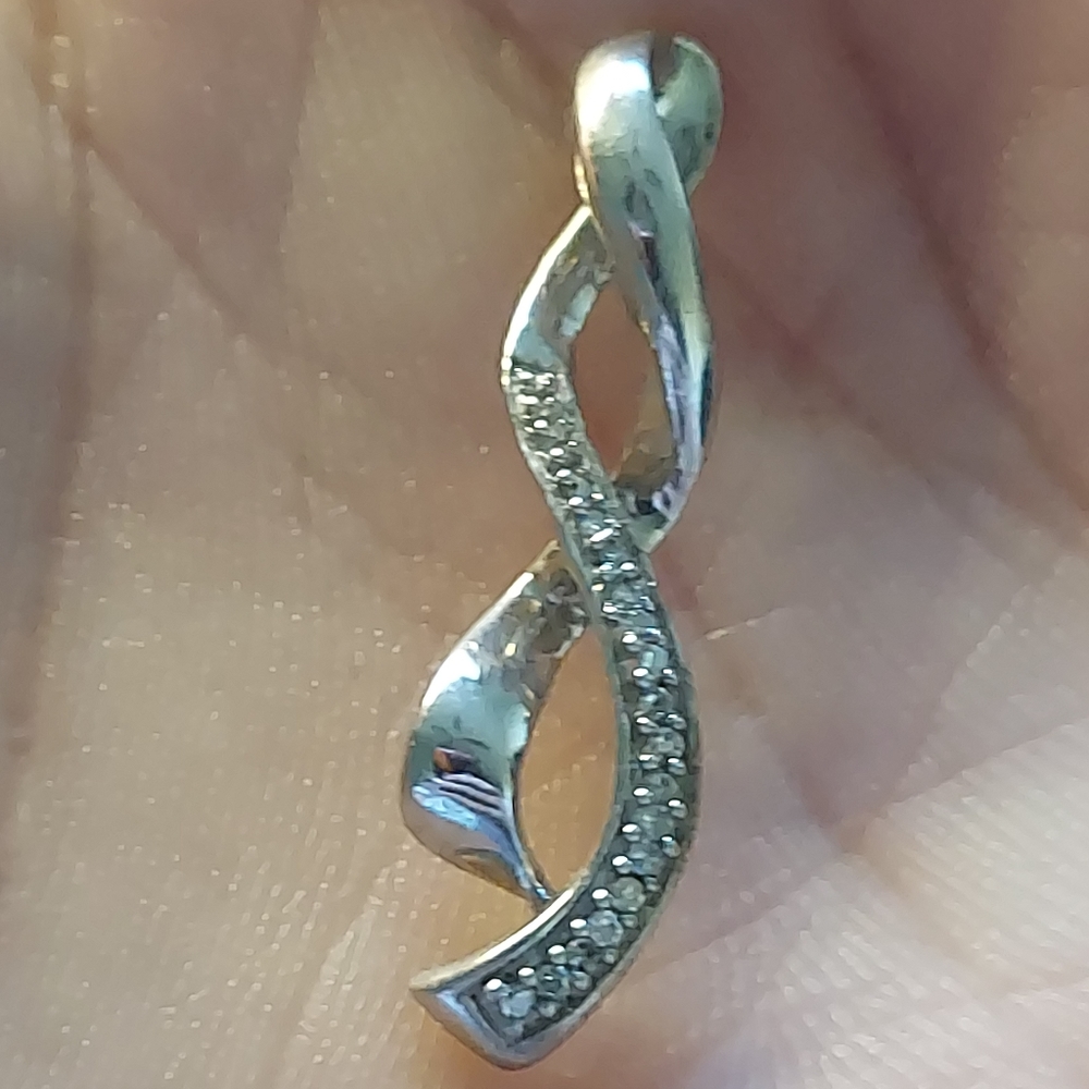 Diamond pendant